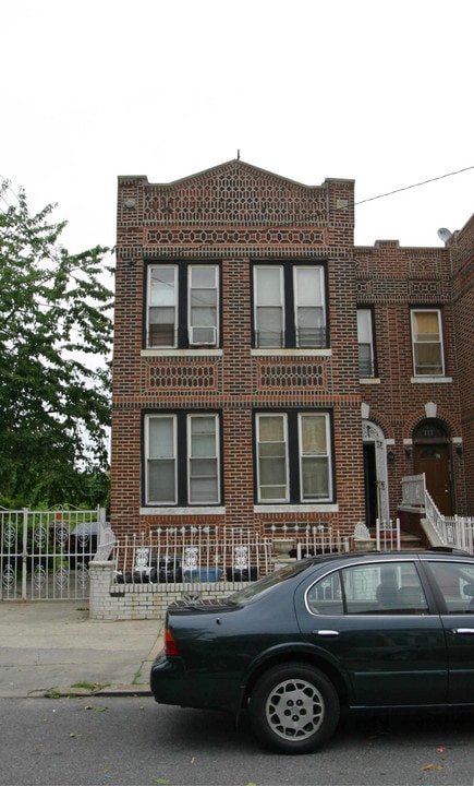 711 Shepherd Ave in Brooklyn, NY - Building Photo