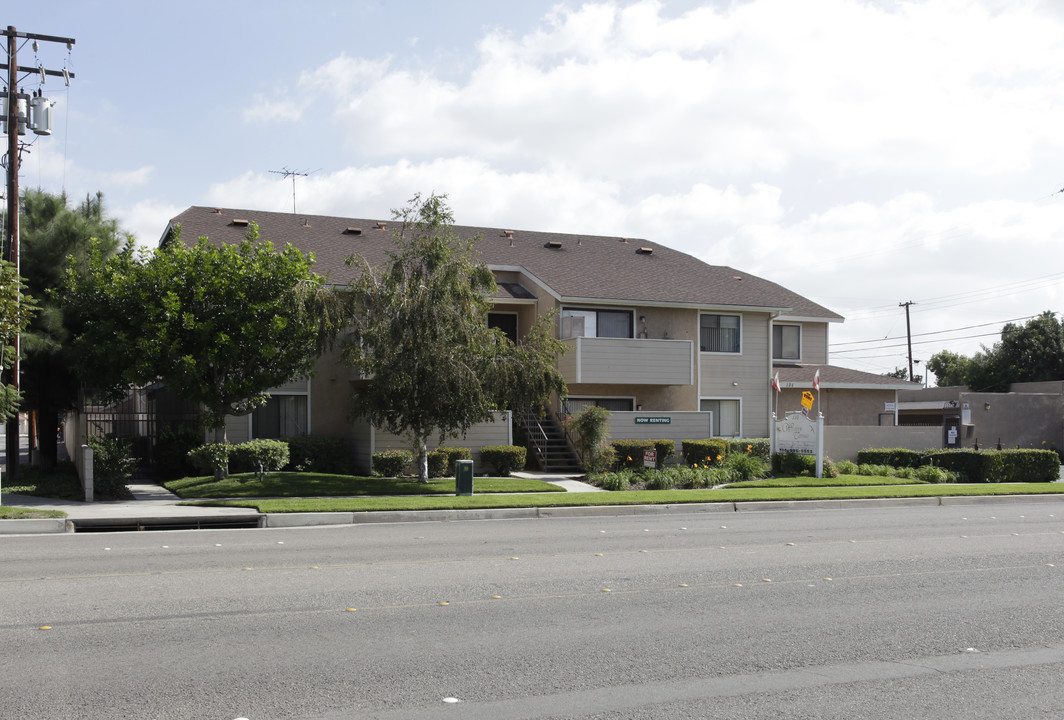 Western Terrace in Anaheim, CA - Building Photo