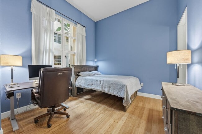 133 The Promenade N in Long Beach, CA - Foto de edificio - Building Photo