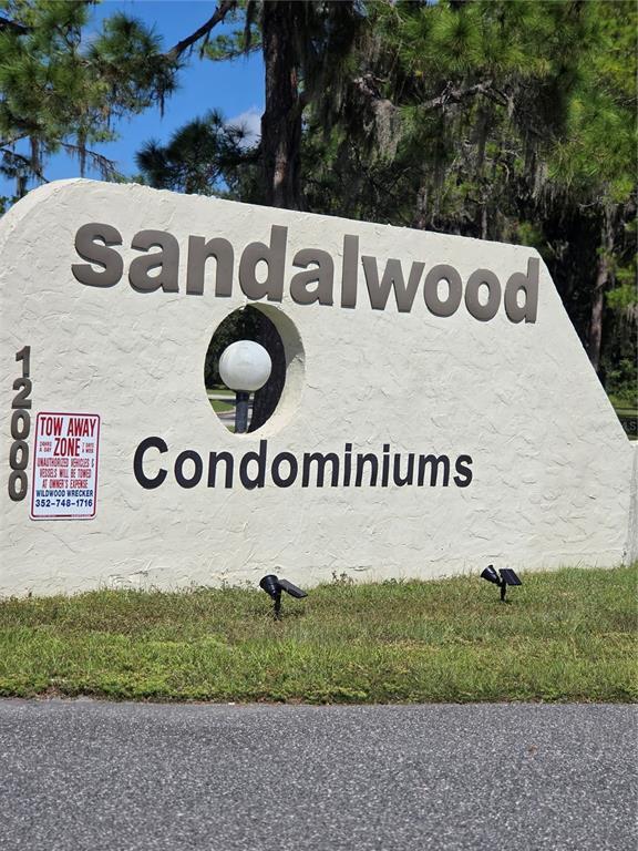 23204 Sandalwood Dr in Wildwood, FL - Building Photo - Building Photo