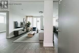 11 Walmer Rd in Toronto, ON - Building Photo