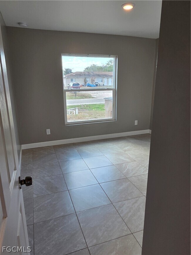 property at 1117 Gordon Ave S