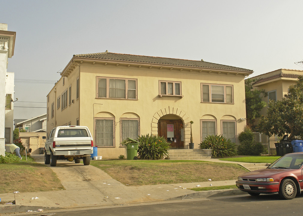 1536 S Van Ness Ave in Los Angeles, CA - Building Photo