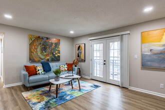 Spring Chase Apartments in Stone Mountain, GA - Building Photo - Interior Photo