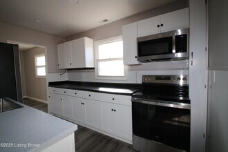 226 Flamingo Dr in Louisville, KY - Building Photo - Building Photo