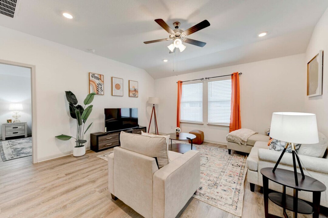 4235 W Palace Sta Rd in Phoenix, AZ - Building Photo