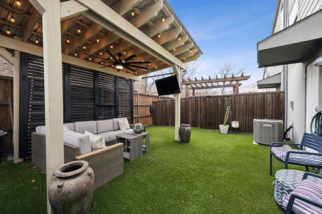 5015 Manett St in Dallas, TX - Building Photo - Building Photo