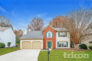 5910 Haterleigh Dr in Alpharetta, GA - Building Photo