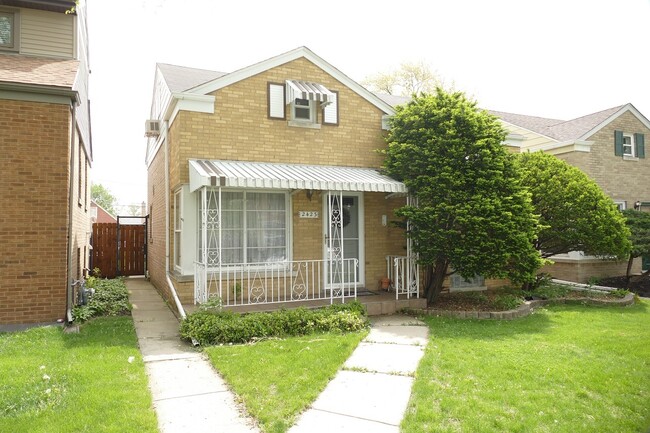 property at 2423 Elm St