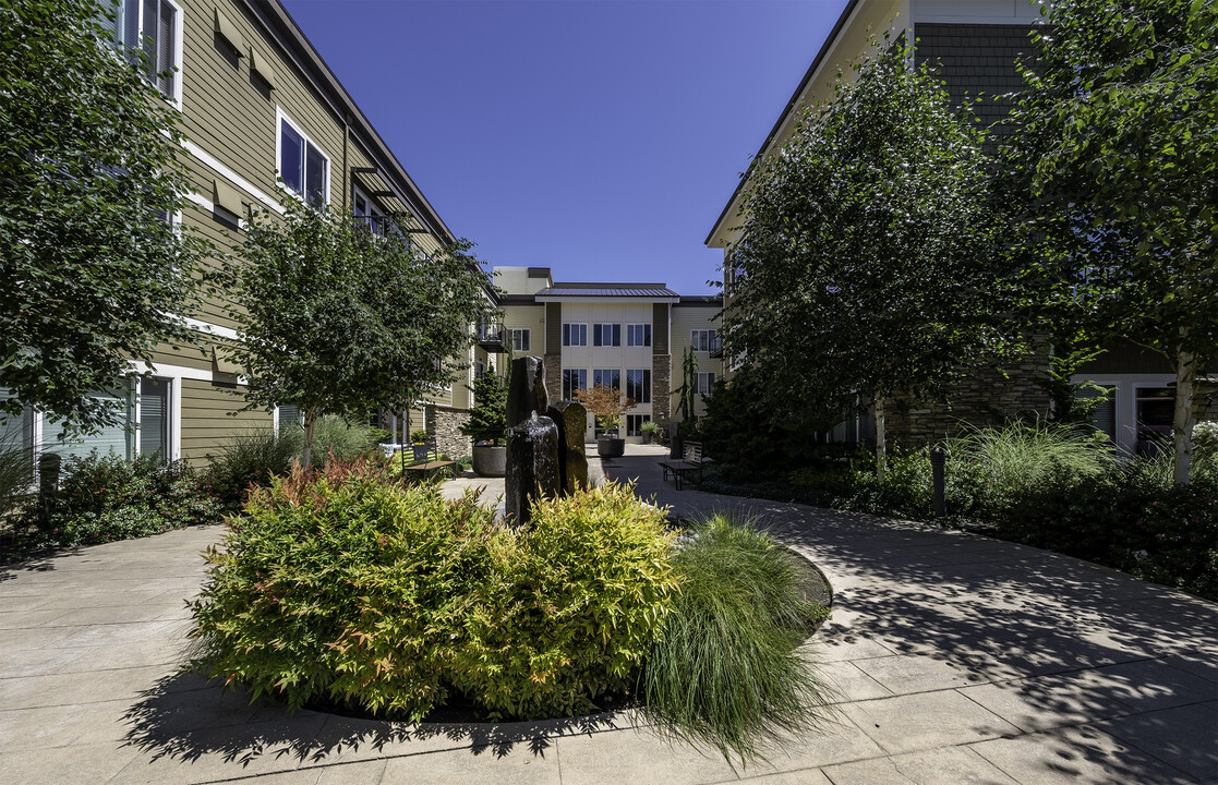 Summit Tower in Gig Harbor, WA - Building Photo