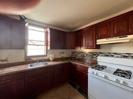 16 E Bidwell Ave in Jersey City, NJ - Building Photo