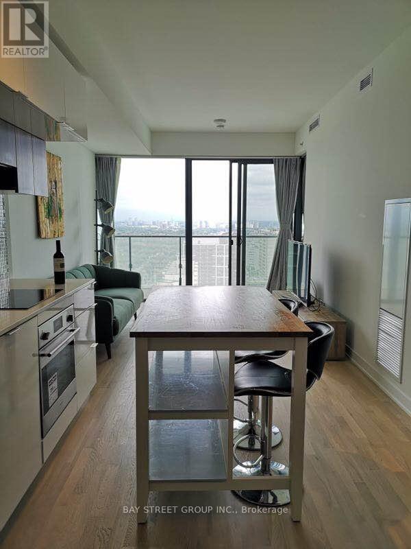 property at 185-1185 Roehampton Ave