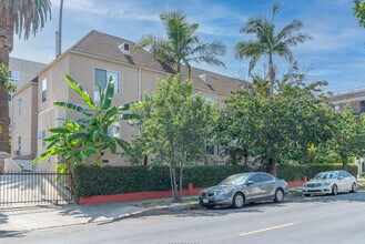 3250 James M Wood Blvd in Los Angeles, CA - Foto de edificio - Building Photo