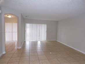 16543 SW 68th Terrace in Miami, FL - Building Photo - Building Photo