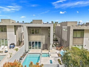 1201 Surrey Ln in Palm Springs, CA - Building Photo - Building Photo