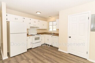 2425 Ashmore Ave in Chattanooga, TN - Foto de edificio - Building Photo