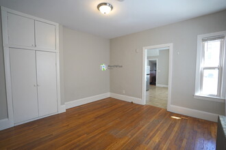 218 Banks St, Unit 7 in Cambridge, MA - Building Photo - Building Photo