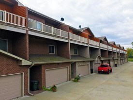 14255-14275 Ellison Ave Apartamentos