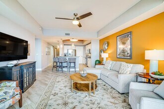 2797 First St, Unit ID1386057P in Ft. Myers, FL - Foto de edificio - Building Photo