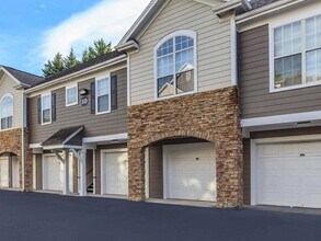 Parkway Vista in Doraville, GA - Building Photo - Building Photo