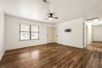 9 Hartlepool Dr in Bella Vista, AR - Building Photo - Building Photo