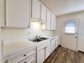 1041 N Mollison Ave in El Cajon, CA - Building Photo - Building Photo