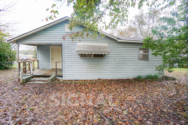 1604 Ray St NE in Leeds, AL - Building Photo