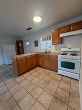 2814 16th St in Bakersfield, CA - Building Photo - Building Photo