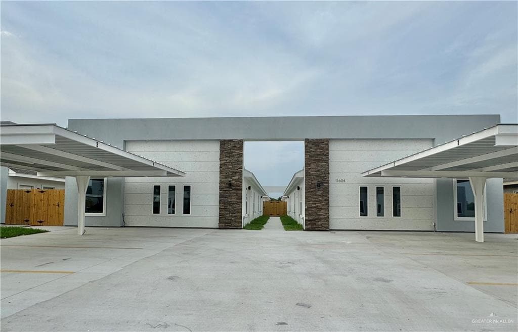 5604 Northwestern Ave, Unit 4 in McAllen, TX - Building Photo