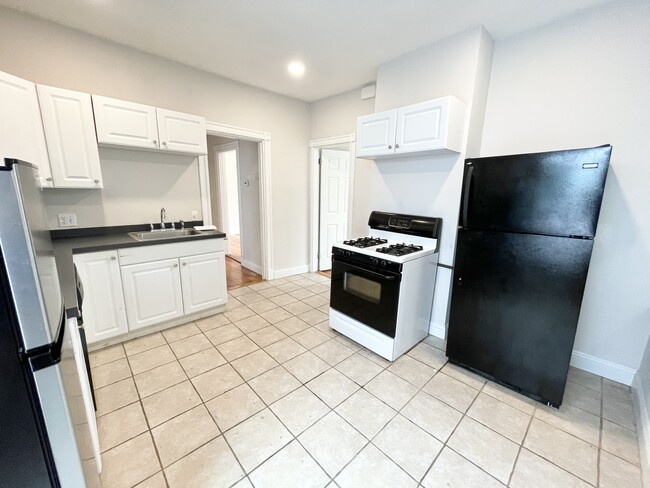 276 E Cottage St, Unit #3,