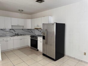 720 NE 131st St in North Miami, FL - Building Photo - Building Photo