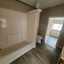 400 E Park Pl in Jeffersonville, IN - Building Photo - Building Photo