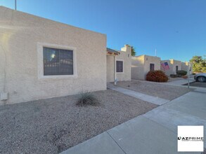 15601 N 27th St in Phoenix, AZ - Building Photo - Building Photo