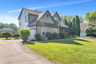 4521 Links Ct in Ann Arbor, MI - Building Photo - Building Photo