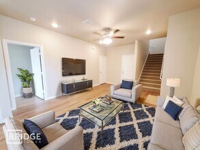 1048 W Golden Ln in Burleson, TX - Building Photo - Building Photo