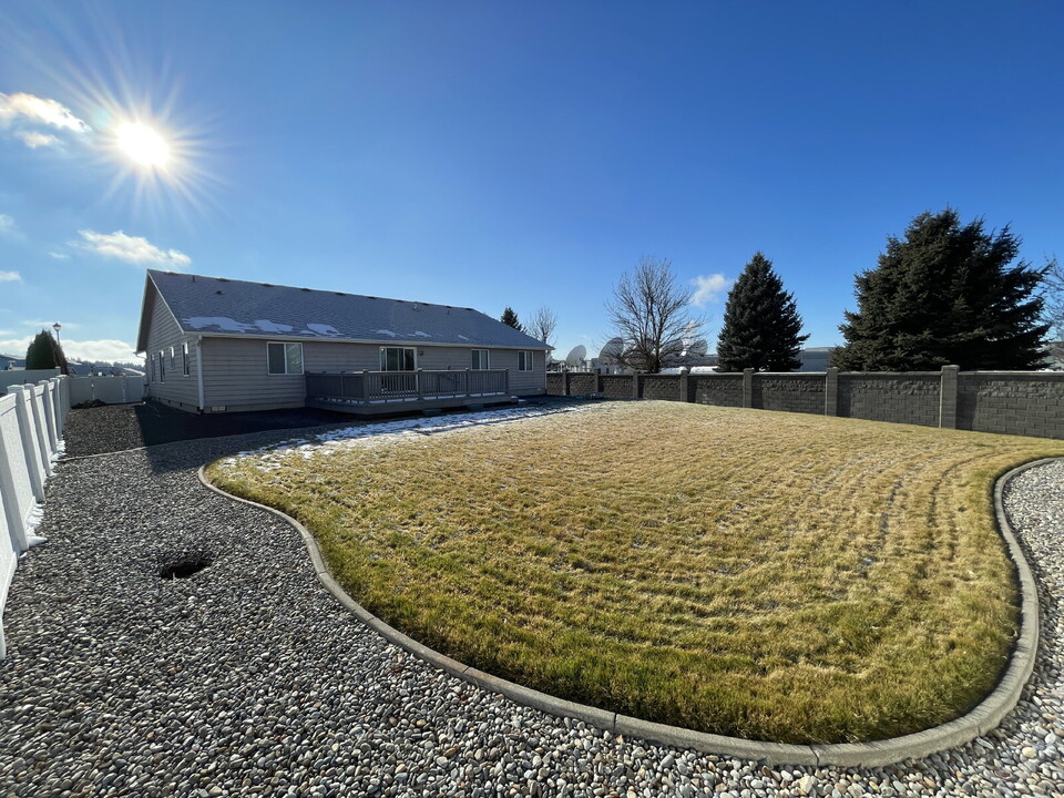 6606 S Lucas St in Cheney, WA - Building Photo