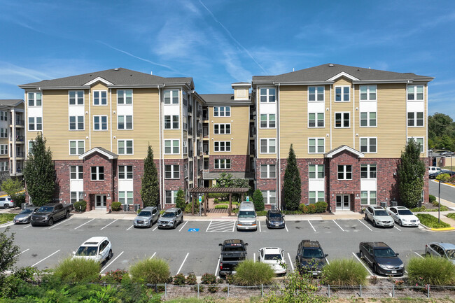 Stone Pointe in Woodbridge, VA - Building Photo - Building Photo