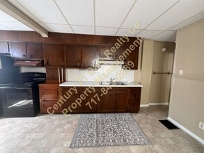 19 E High St in Windsor, PA - Building Photo - Building Photo