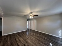 6125 Pine St in Rowlett, TX - Building Photo - Building Photo