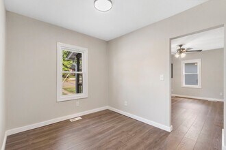 2100 N Nettleton Ave in Springfield, MO - Building Photo - Building Photo