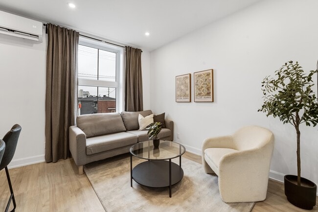 887 Somerset St W in Ottawa, ON - Building Photo - Building Photo