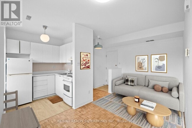 property at 770-770 College St