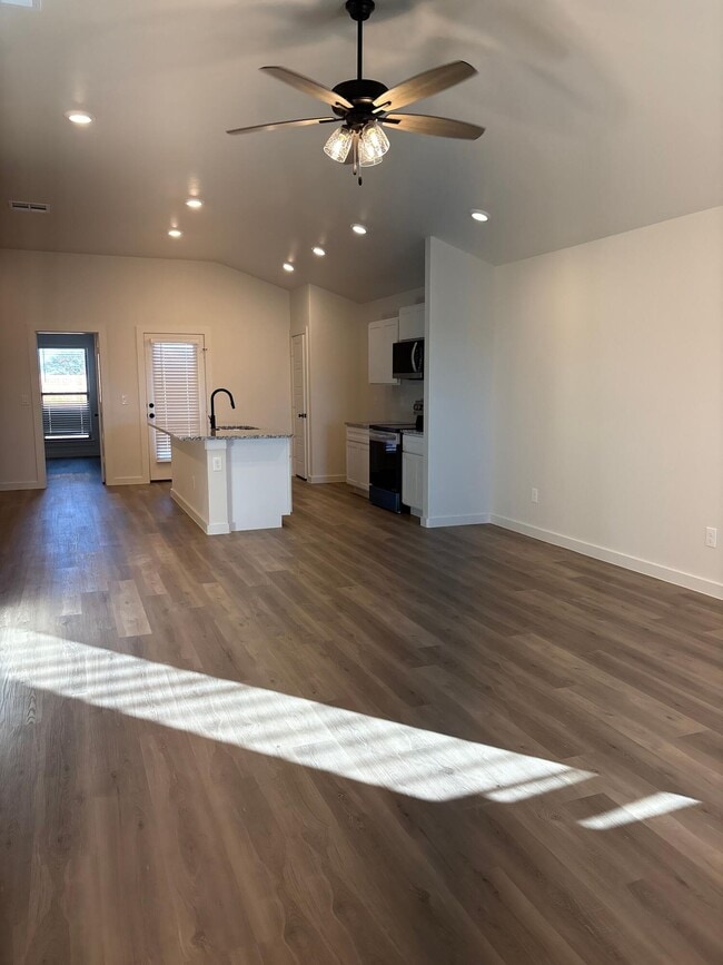 2513 Kenwood Ave in Lubbock, TX - Building Photo - Building Photo