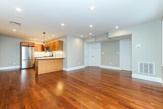 120 W Seventh St in Boston, MA - Building Photo - Building Photo