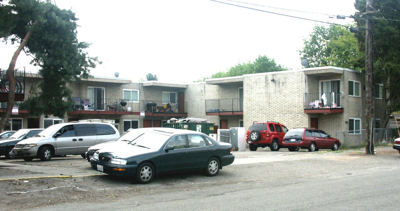 Adobe Apartments in Seattle, WA - Building Photo