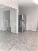 240 N 69th Way in Hollywood, FL - Building Photo - Building Photo