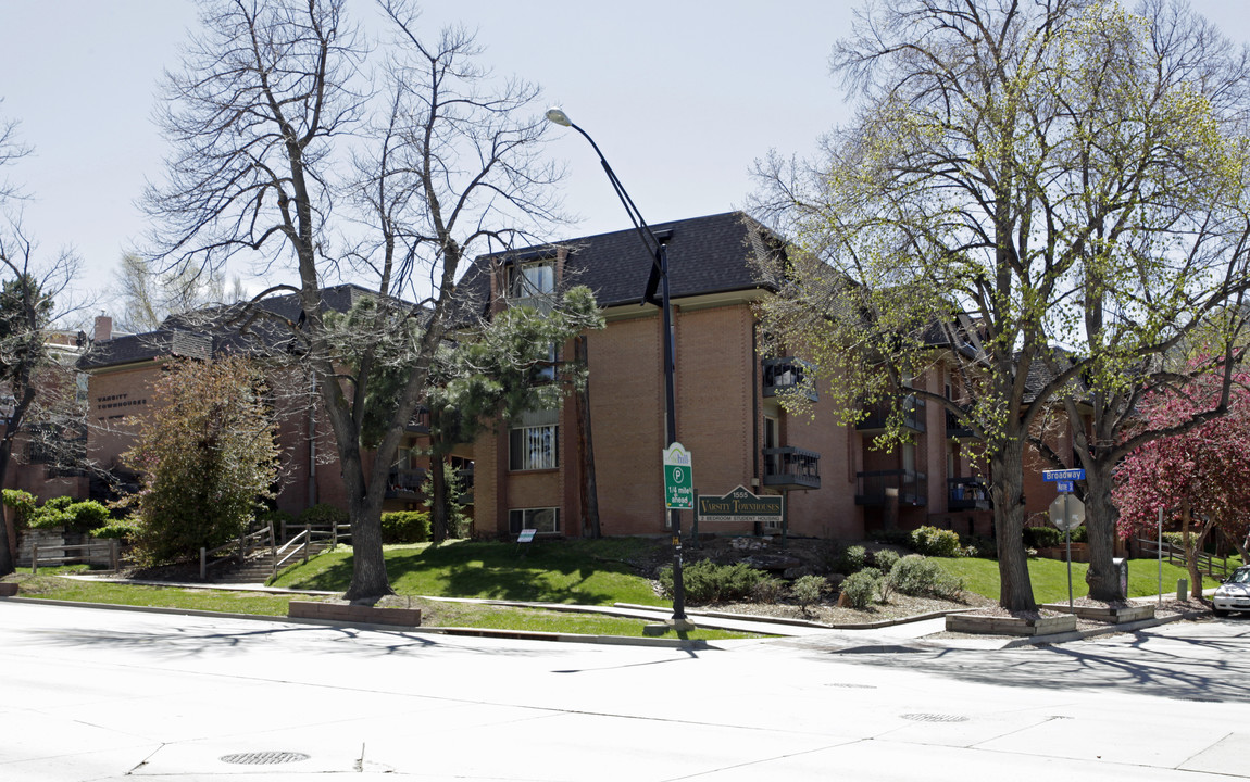 Varsity Townhouses in Boulder, CO - Building Photo