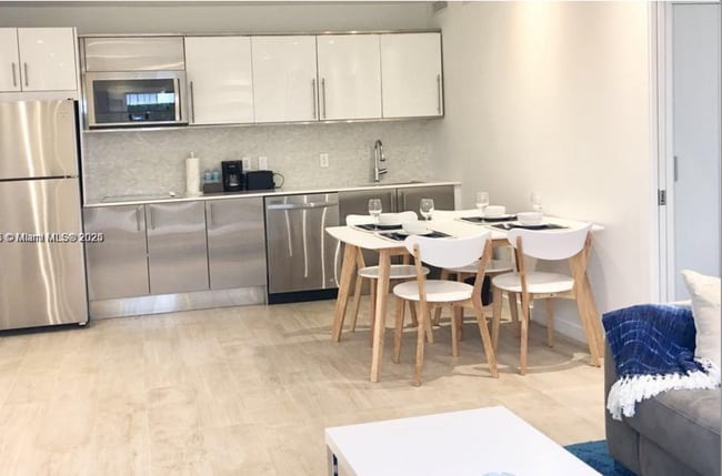700 16th St, Unit unit1 in Miami Beach, FL - Building Photo - Building Photo