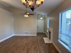 390 Robinwood Ave in Oakley, CA - Building Photo - Building Photo
