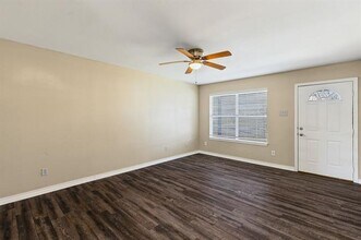 207 E Travis St in Leonard, TX - Building Photo - Building Photo